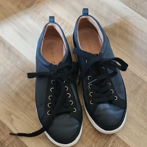 Vionic Winny Black Leather Lace-Up Sneakers - Picture 3 of 8